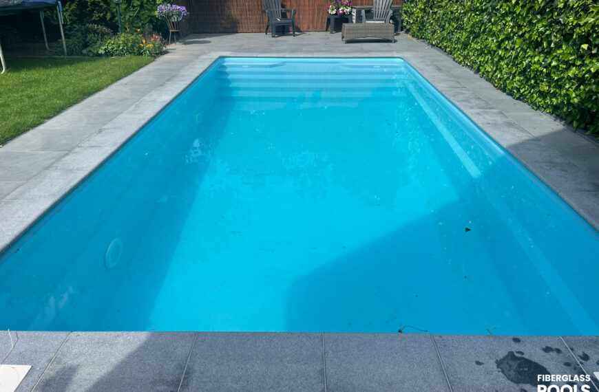 Fiberlass pool blue with perfect water and terrace