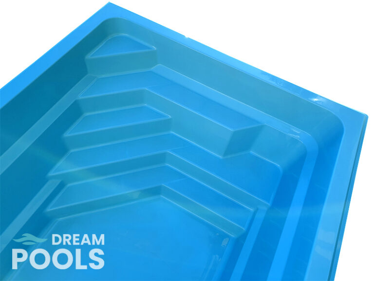 Högkvalitativa material, bra design, hållbarhet. Detta är kvintessensen av DreamPools polyesterpooler